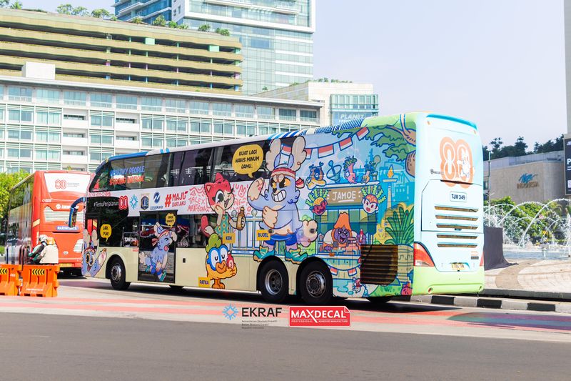 Tujuh bus TransJakarta penuh dengan gambar, dijadikan kampanye 