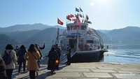 Kapal Ferry untuk penyeberangan dari dan ke Pulau Nami