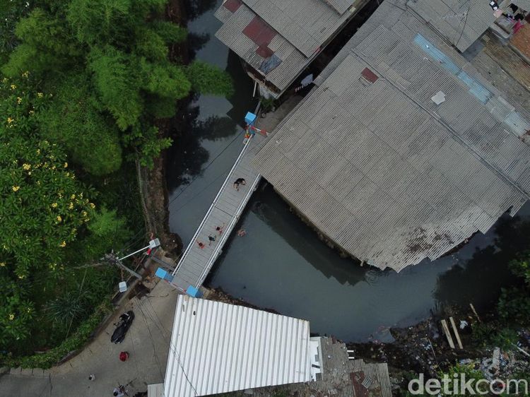 Unik, Jembatan Antar Kampung di Gandaria Bisa Diangkat Layaknya Kota Tua
