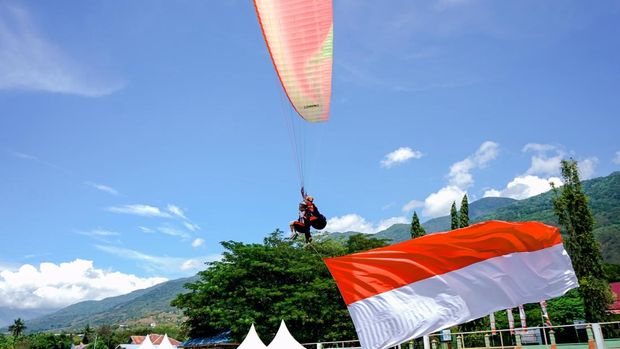 Upacara Bendera di Bukit Salena
