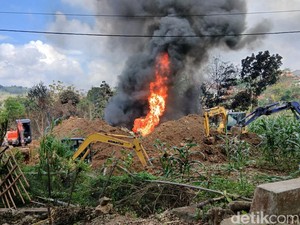 Semburan Api di Sumur Minyak Blora Bakal Dipadamkan Pakai Tanah