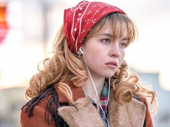 Americana Cuplikan adegan Sydney Sweeney di Americana.