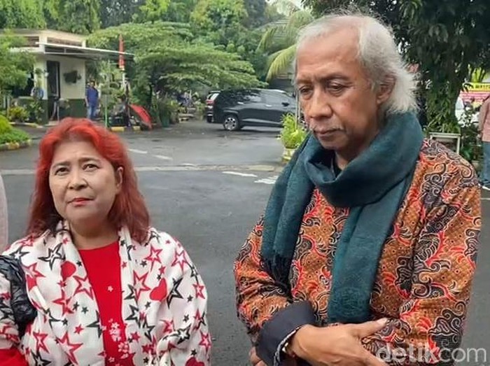 orang tua 
chikita meidy