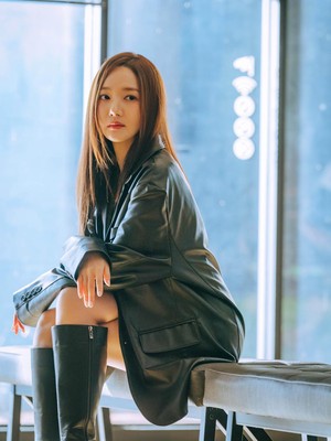 Pesona Park Min Young Si Confidence Queen