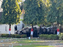 Pagar Kantor Bupati Bone Dijebol Saat Demo PBB, Polisi Beri Tembakan Peringatan