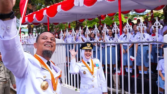 Gubernur dan Wakil Gubernur Sulsel, Andi Sudirman Sulaiman-Fatmawati Rusdi.