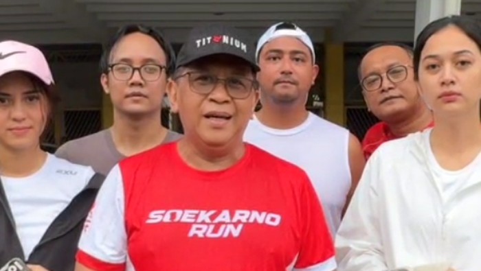 Sekjen PDIP Hasto Kristiyanto lari di GBK 8 putaran, Selasa (19/8/2025).