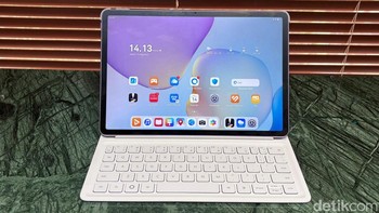 Huawei MatePad 11.5 hadir dengan layar 11,5 inci beresolusi 2.5K PaperMatte, tingkat kecerahan hingga 600 nits, serta lapisan anti-glare yang membuatnya nyaman dipakai di berbagai kondisi cahaya. Foto: detikINET/ Rizqy Nur Amalia