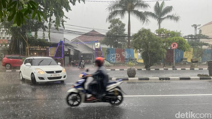 Ilustrasi hujan di Sidoarjo