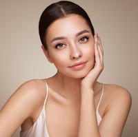 Ternyata Tanda Penuaan Pertama Bukan Kerutan, Tapi Turunnya Apple Cheek