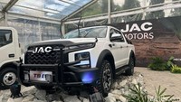 Terakhir, ada pikap double cabin bernama JAC EV Trekker T9 yang dibanderol Rp 780 juta dengan status on the road Jakarta. Kendaraan tersebut akan menantang produk-produk kenamaan seperti Triton dan Hilux. Foto: Septian Farhan Nurhuda / detik.com