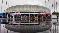 Sejumlah pencari kerja memadati Jakarta Jobfest 2025 di Jakarta Internasional Velodrome, Jakarta, Selasa (19/08/2025).  