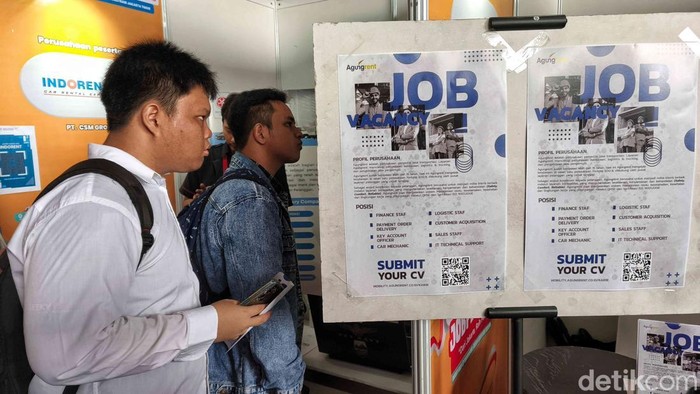 Jakarta Jobfest 2025 Diserbu Pemburu Peluang Karier Sejumlah pencari kerja memadati Jakarta Jobfest 2025 di Jakarta Internasional Velodrome, Jakarta, Selasa (19/08/2025).