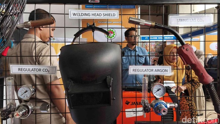 Jakarta Jobfest 2025 Diserbu Pemburu Peluang Karier Sejumlah pencari kerja memadati Jakarta Jobfest 2025 di Jakarta Internasional Velodrome, Jakarta, Selasa (19/08/2025).