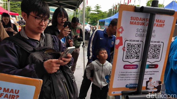 Jakarta Jobfest 2025 Diserbu Pemburu Peluang Karier Sejumlah pencari kerja memadati Jakarta Jobfest 2025 di Jakarta Internasional Velodrome, Jakarta, Selasa (19/08/2025).