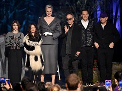 Foto Jenna Ortega & Gwendoline Christie Viral, Beda Tinggi Bikin Salfok