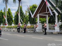 Jelang Demo Kenaikan PBB di Bone, Kawat Berduri Terpasang Depan Kantor Bupati