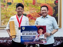 Bamsoet Beri Hadiah Rp 50 Juta ke Pebalap Aquabike dari Papua Barat