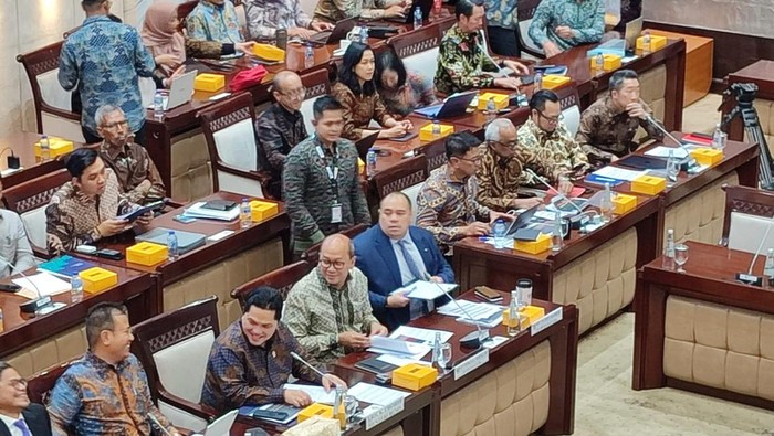 Komisi XI DPR Gelar Rapat Tertutup dengan Erick Thohir & Bos Danantara.