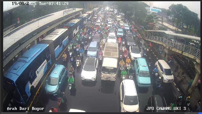 Lalin Cawang Macet PagI Ini