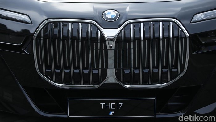 BMW Banting Harga Gila-gilaan di China, i7 Turun Rp 660 Jutaan