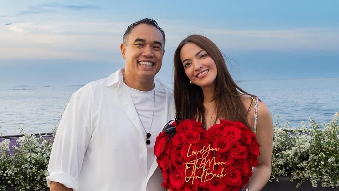 Heboh Isu Cerai Nia Ramadhani dengan Ardi Bakrie, Asisten: Hoaks!