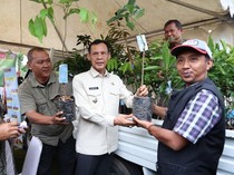 Wabup Bogor Salurkan Bantuan untuk Kelompok Petani-Pencak Silat