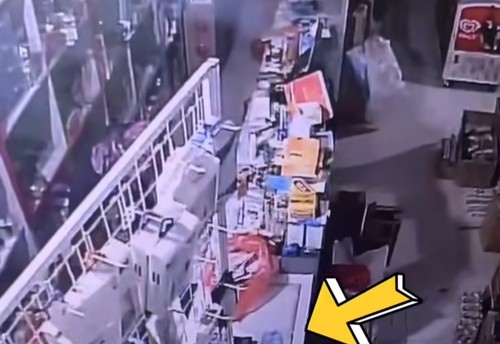 Pencurian di toko Desa Tanak Awu, Kecamatan Pujut, Lombok Tengah. (Tangkapan layar video viral yang diunggah akun Facebook Paul Fadila)