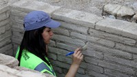 Struktur makam berbilik berbentuk persegi, salah satu temuan paling unik yang menunjukkan tradisi pemakaman berulang. Foto: Fatih Hepokur/Anadolu via Getty Images
