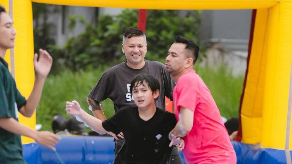 Gak Mau Kalah Lomba 17 Agustus, Raffi Ahmad ke Rafathar: Hidup di Luar Keras!