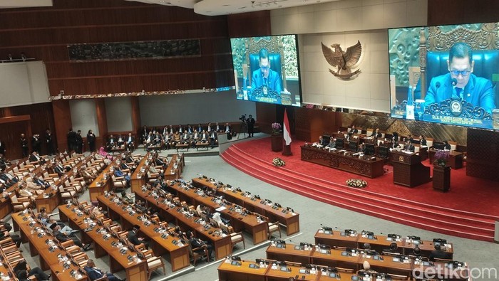 Rapat Paripurna DPR RI, Selasa (19/8/2025). Rapat beragendakan pandangan umum fraksi-fraksi atas Rancangan Undang-Undang tentang APBN tahun anggaran 2026.