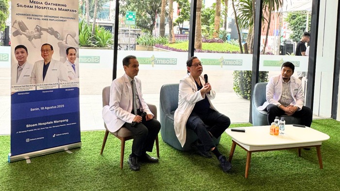 Siloam Hospitals Hadirkan Robot Total Knee Replacement untuk Bedah Ortopedi