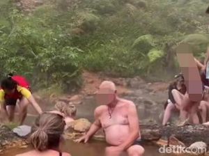Viral Turis Asing Pakai Bikini di Pemandian Rinjani Tuai Polemik