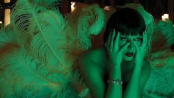 Beragam Pose Taylor Swift di Album The Life of a Showgirl