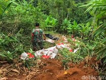 Truk Muatan Pupuk Terjun ke Jurang di Tikungan Tajam Cikidang