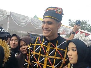 Video: Pecah! Aisar Khaled Joget Aura Farming di Festival Pacu Jalur Riau