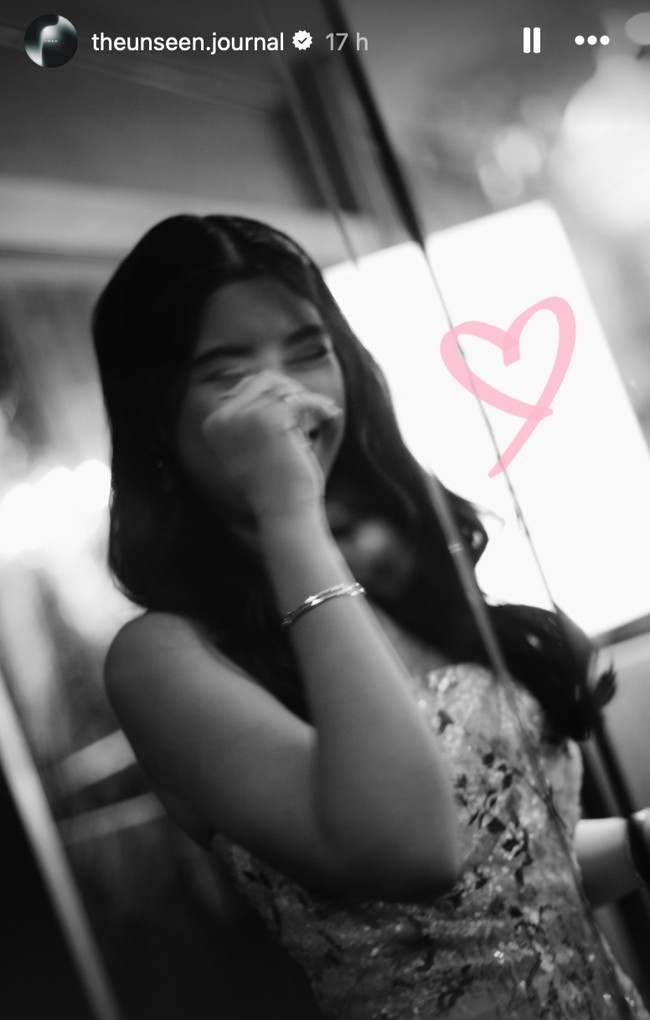 Kini sudah semakin dewasa, penampilan Aira pun terlihat anggun dan makin cantik. Tak sedikit netizen yang kerap memberikan pujian untuk kecantikannya. Foto: Instagram/@theunseen.journal