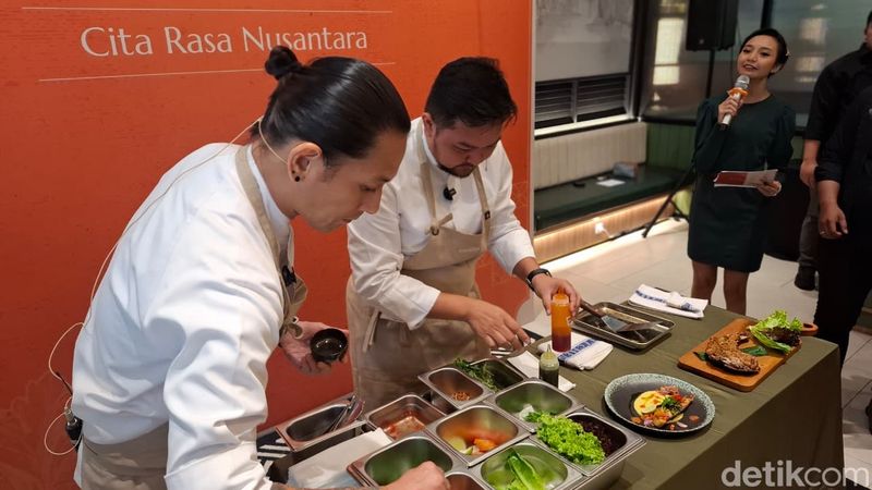 Sedap! Ikan Bakar Kunyit hingga Rahang Tuna Dabu-dabu buatan Chef Juna