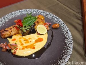 Sedap! Chef Juna Masak Rahang Tuna dan Ikan Bakar Tradisional