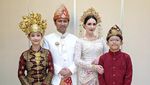 Arumi Bachsin Blusukan ke Pabrik Kerupuk hingga Pasar, Ini Momennya!