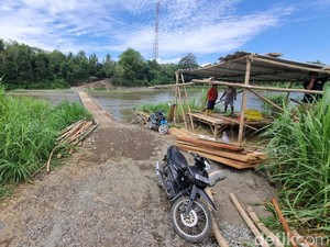 Modal Rp 150 Juta, Jembatan Apung Bantul-Kulon Progo Raup Rp 300 Ribu Sehari