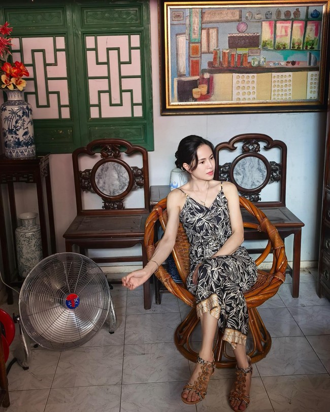 Ketika ditanya mengenai penampilan awet mudanya, pemilik nama asli Carman Lee Yeuk itu berterima kasih pada diet dan olahraga yang dijalaninya dengan disiplin selama bertahun-tahun.  Foto: Instagram @carmanlee0816