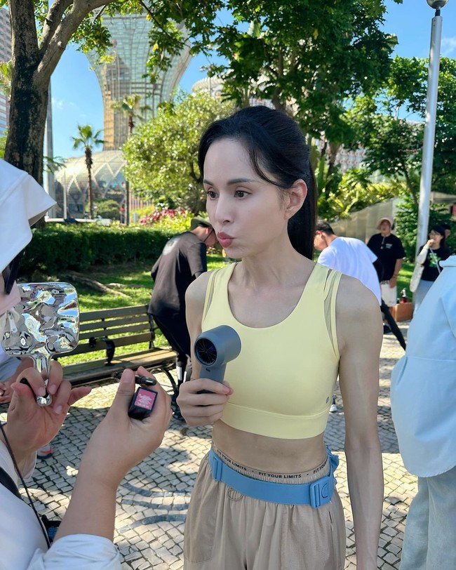 “Aku berharap bahkan di usia 70, 80, atau 90 tahun, aku masih bisa tetap sehat untuk berolahraga di gym, kata Carman. Foto: Instagram @carmanlee0816