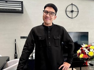 Penampilan Desta Jadi Dono Warkop Bikin Pangling!