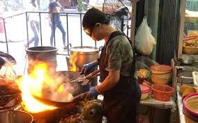 Pesan Omelet Kepiting, Influencer Kena Getok Harga hingga Rp 2 Juta.