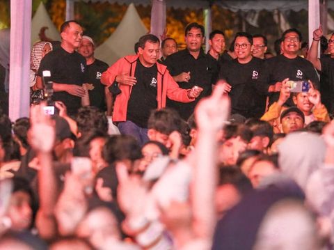 Gubernur Jateng, Ahmad Luthfi, saat menghadiri hiburan rakyat sebagai rangkaian Hari Jadi ke-80 Jateng di Jepara, Selasa (19/8/2025) malam.