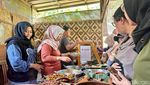 Gudeg Hidden Gem di dalam Perumahan Bogor, Sedap Beralas Daun Jati!