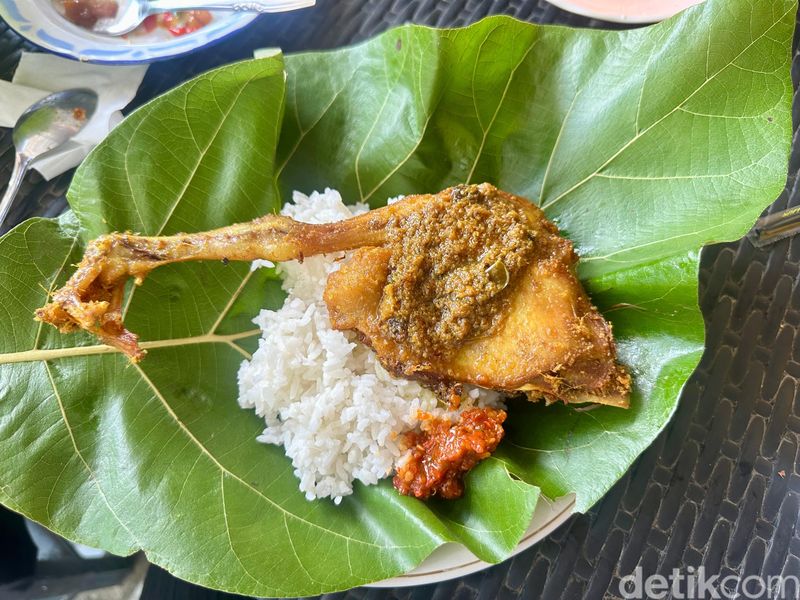 Gudeg Pawon Kayu di Bogor