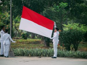 Susunan Upacara Hari Guru Nasional 2025 Resmi Kemendikdasmen, Cek Infonya!