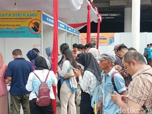 Kisah Pria Bekasi Serbu Job Fair demi Banting Setir Jadi Pekerja Kantoran